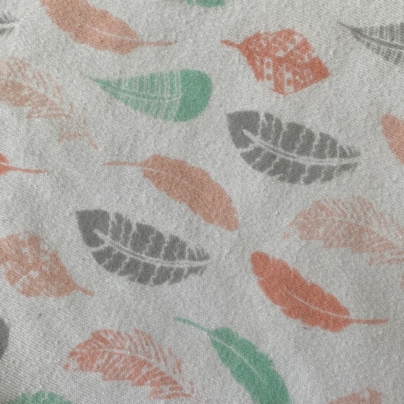 SwaddleMe Velcro Baby Swaddle (White/Pink/Gray/Mint) - Picture 5 of 15